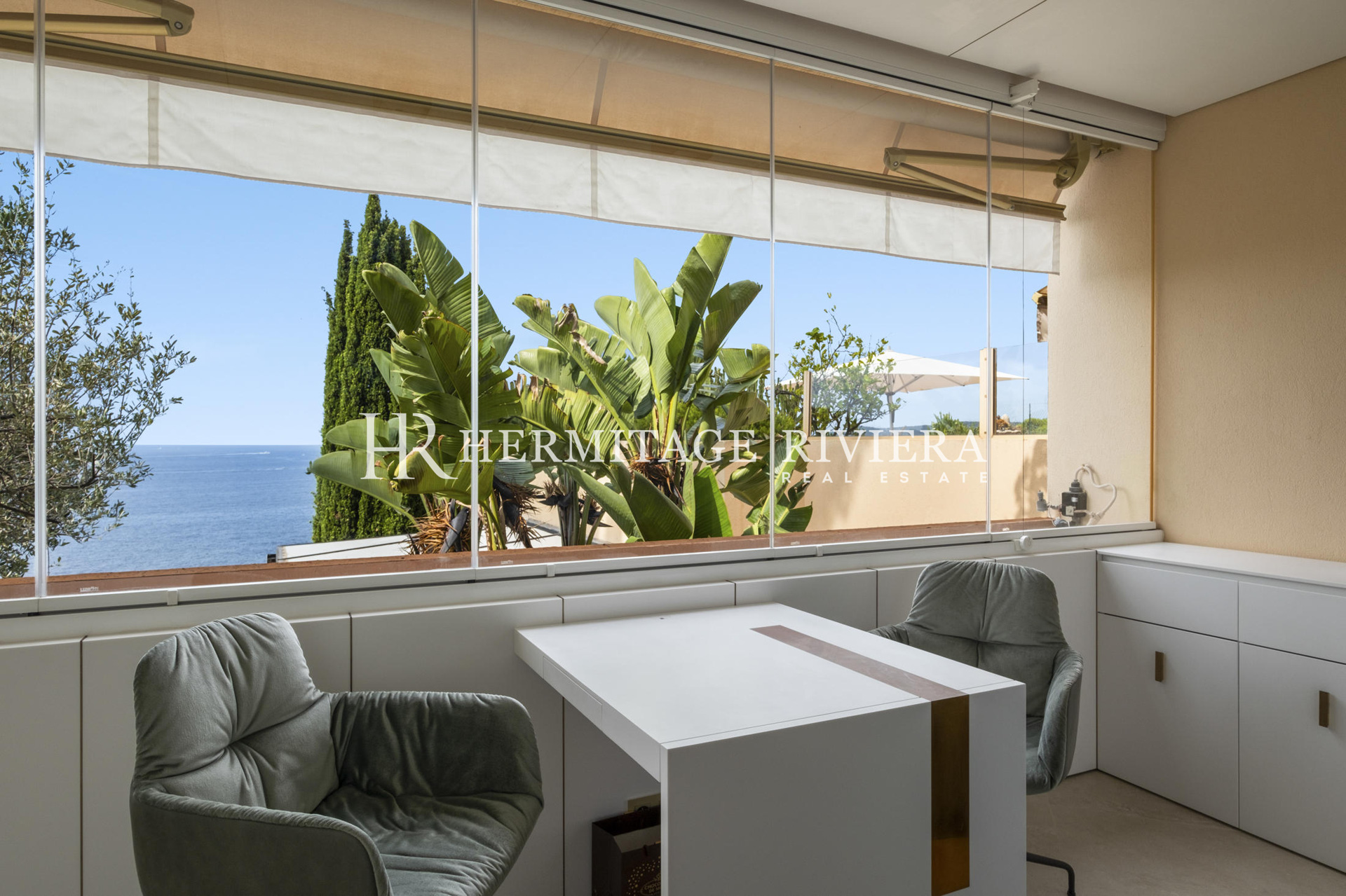 Duplex-apartment in luxury residence close waterfront  (image 10)