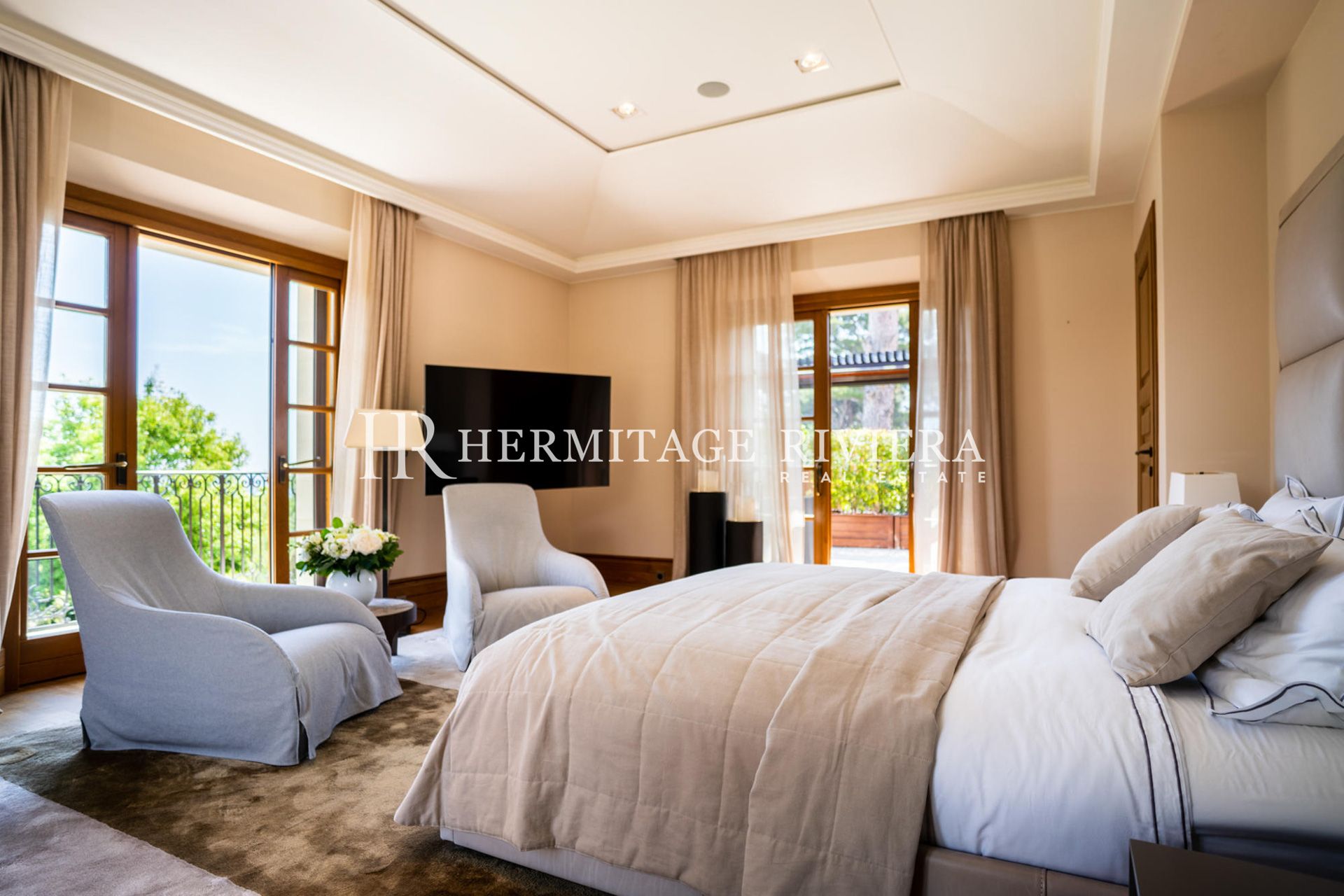 Exclusive waterfront property - Pool - Sea views (image 16)