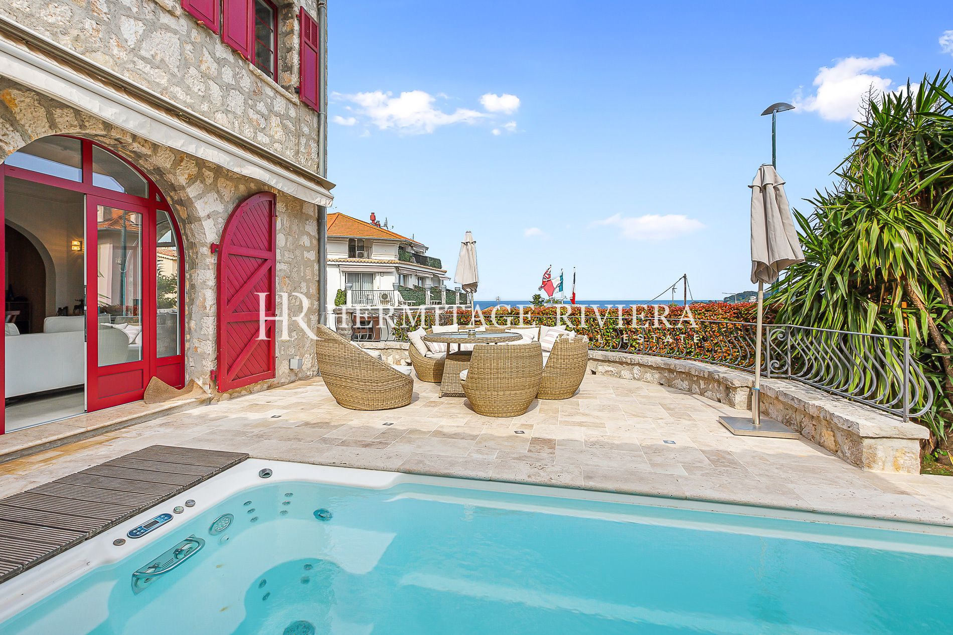 In the heart of the village - Sea view - Pool (image 1)