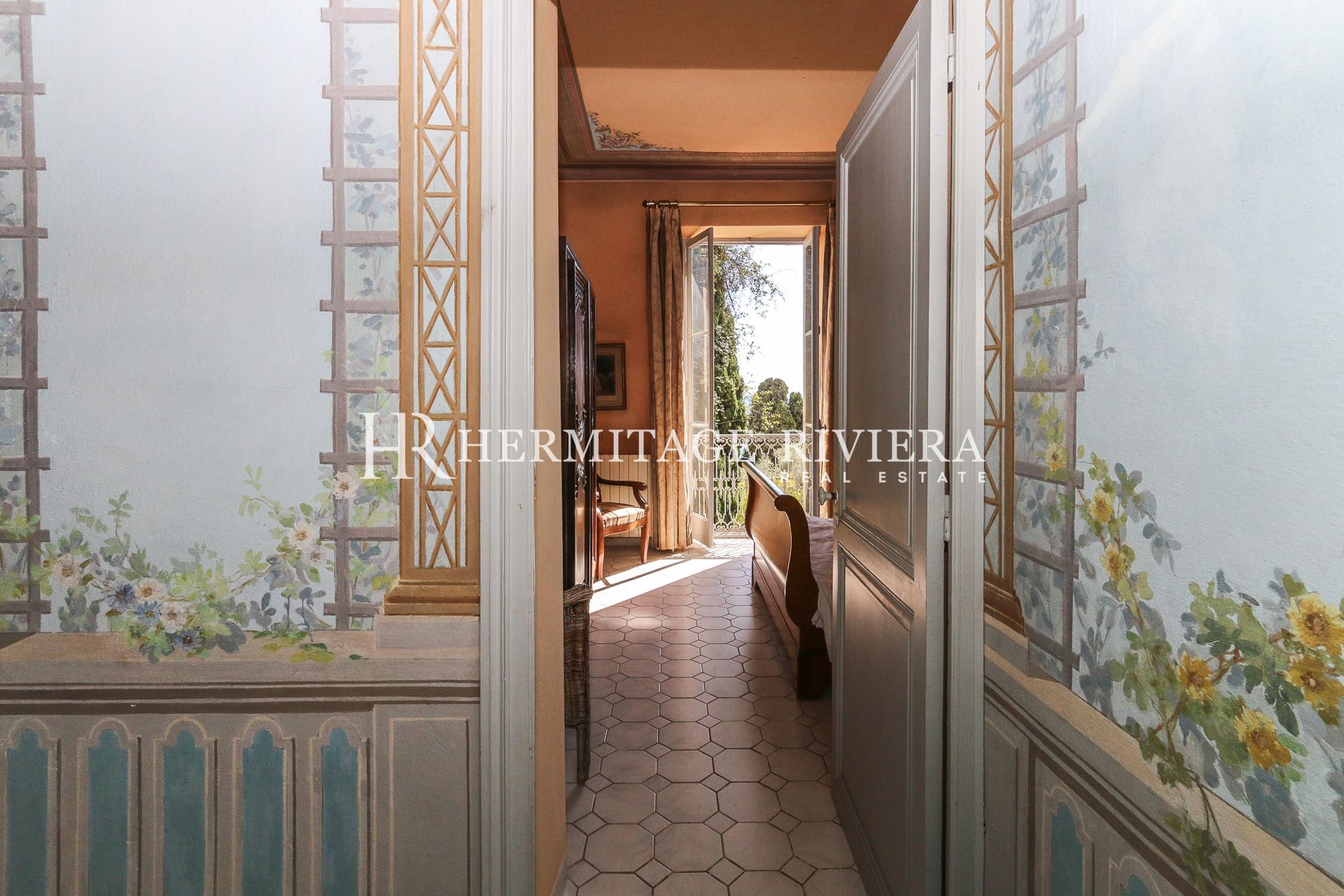 Affascinante villa di inizio secolo con foresteria e giardino botanico (immagine 22)