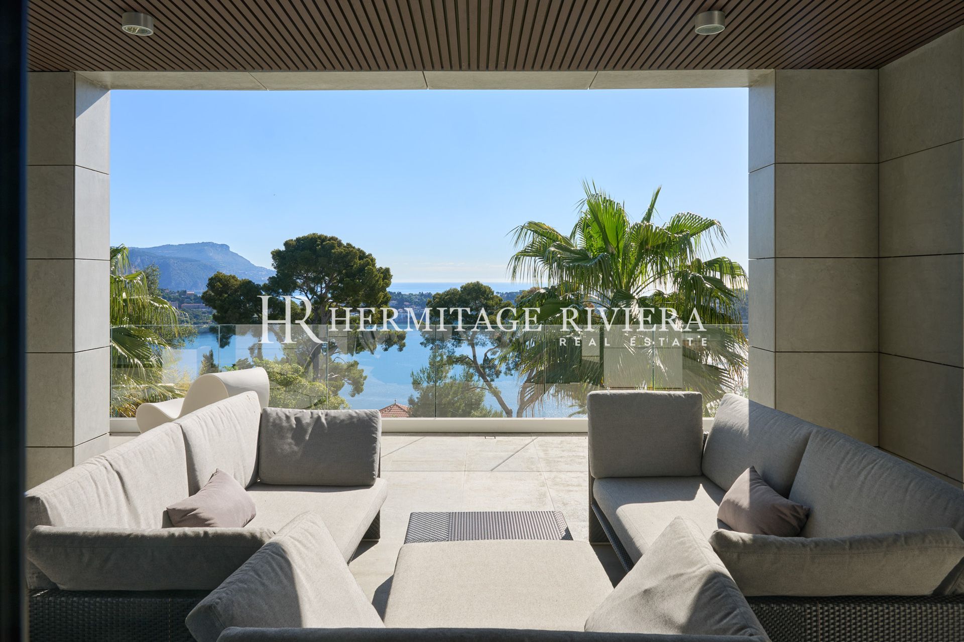 Exceptional contemporary villa panoramic views over the bay of Villefranche (image 7)