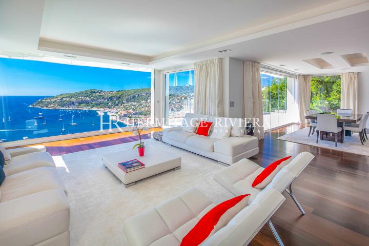 Contemporary villa with exceptional view of the bay  (image 4)