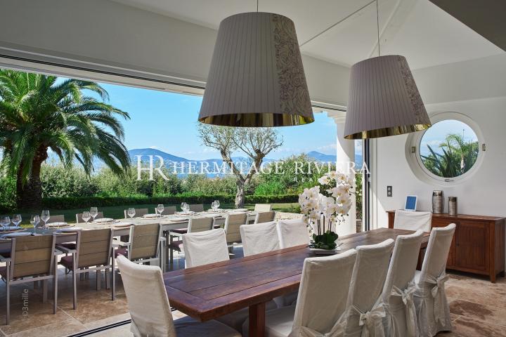 Spacious charming villa offering exceptional views  (image 6)