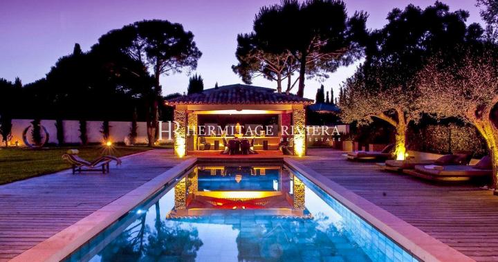 Modern property close to the beach and the center of Saint Tropez (image 10)