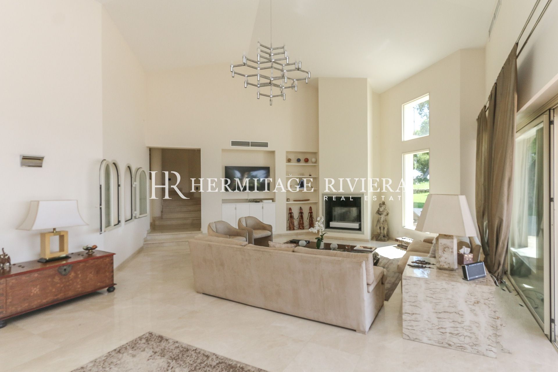 Property overlooking Monaco - Sea views - Pool - Flat garden  (image 8)