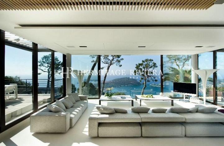 Luxurious modern villa in exclusive private domain (image 9)