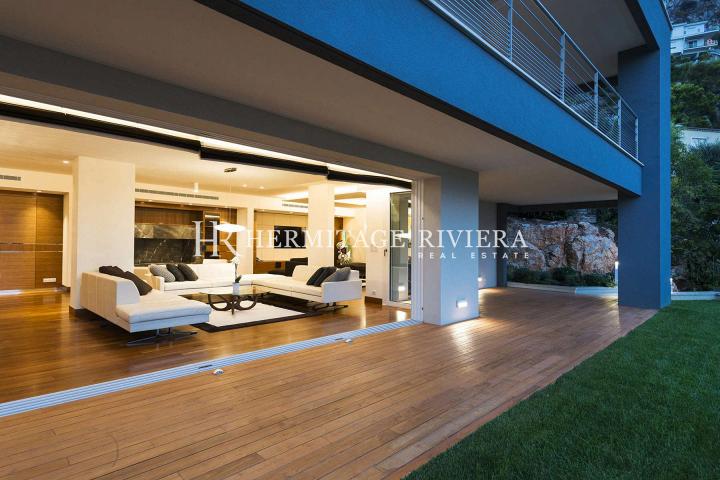 New contemporary luxury villa with view of the bay  (image 7)