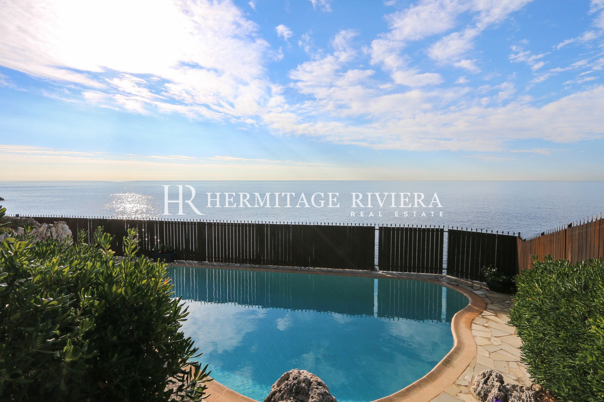 Direct access to the sea - Pool - Close to Grand Hotel (image 3)