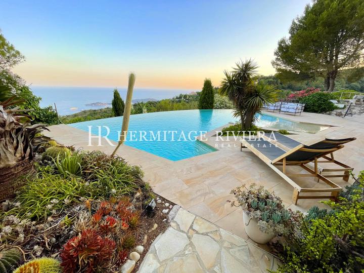 Contemporary villa with panoramic sea views (image 3)