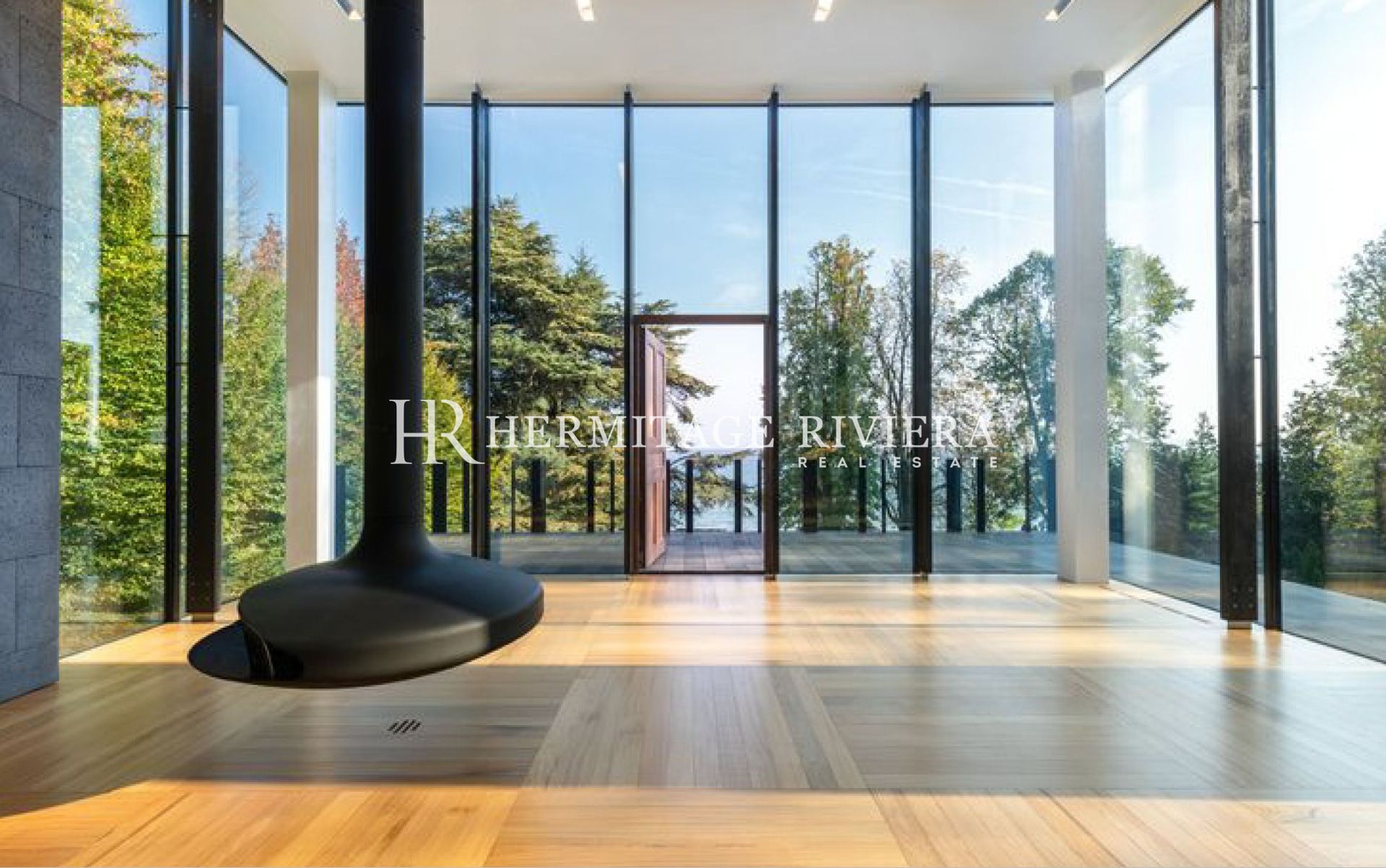 New waterfront mansion - Private beach  (image 2)