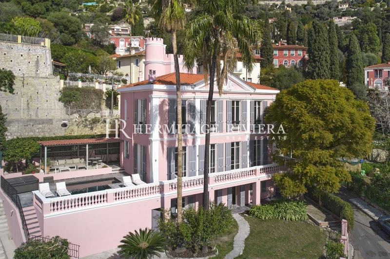 Belle Epoque villa with splendid views sea and Old town