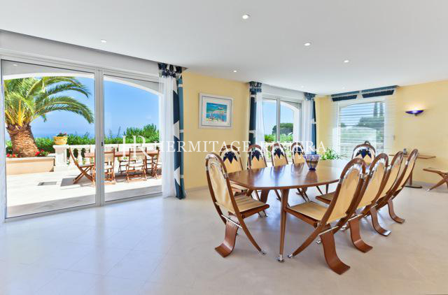Property with a magnificent view over Bay of Cannes (image 5)