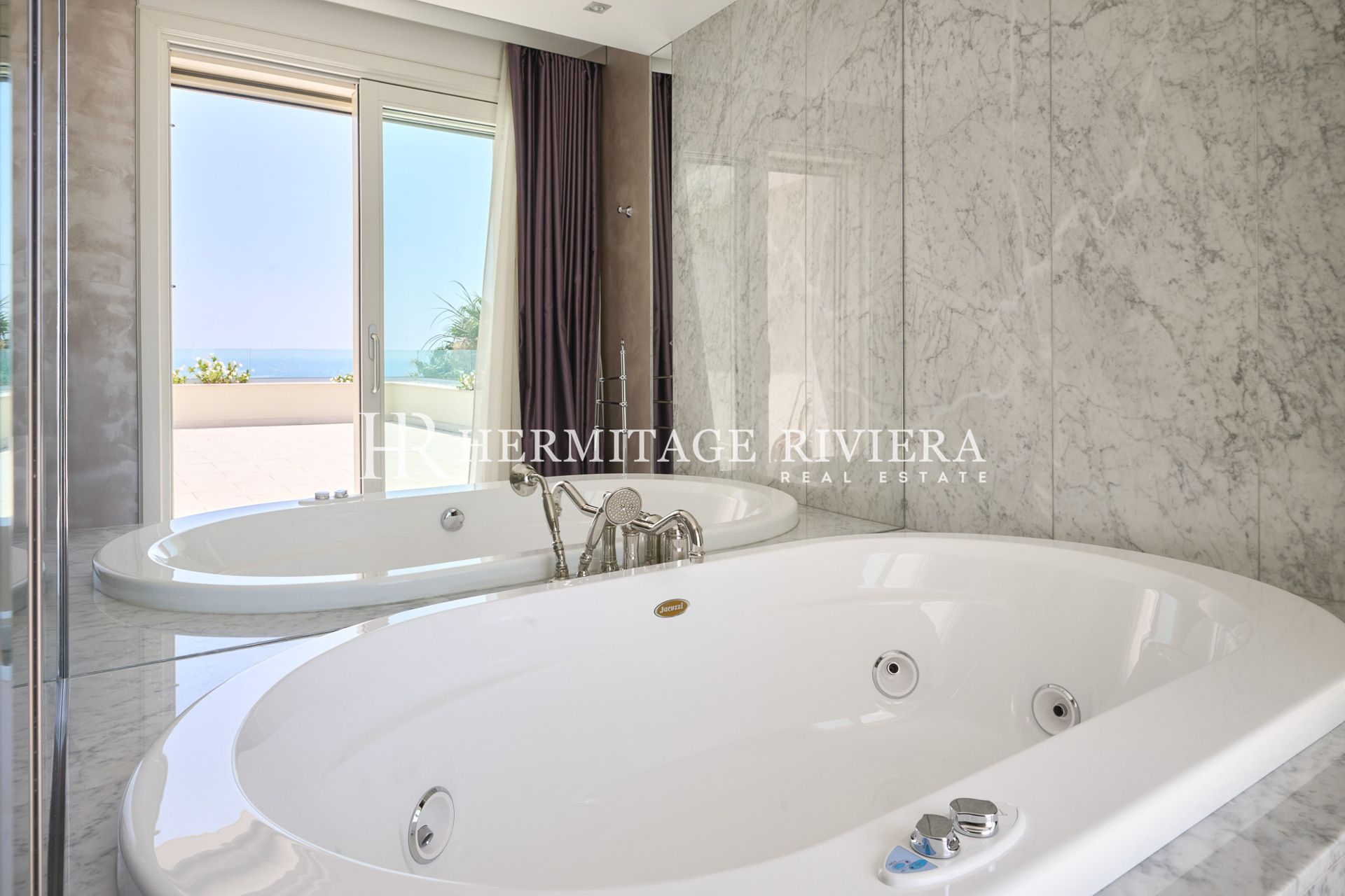 Владение из двух современных вилл - Вид на море - Бассейн (изображение 24)