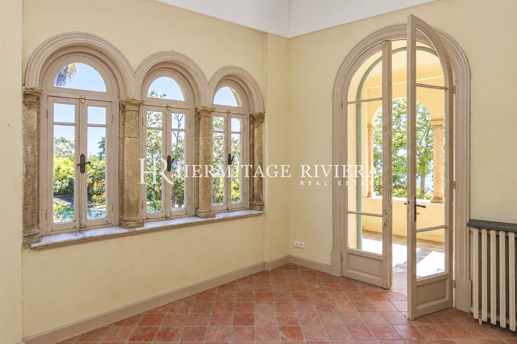 Villa in Menton Garavan Elegant 19th century stone mansion with sea view (image 14)