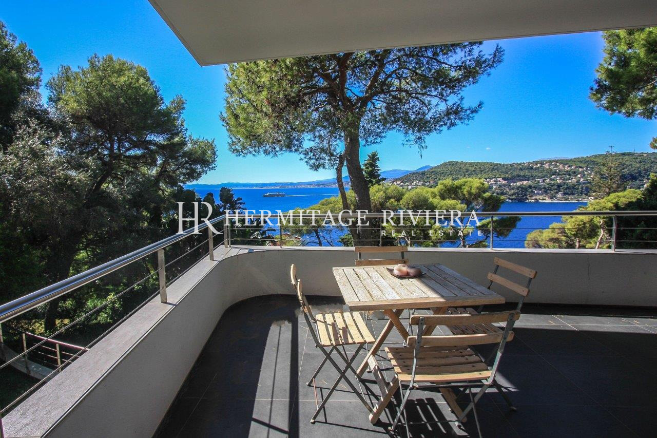 Contemporary villa enjoying a panoramic sea view (image 5)