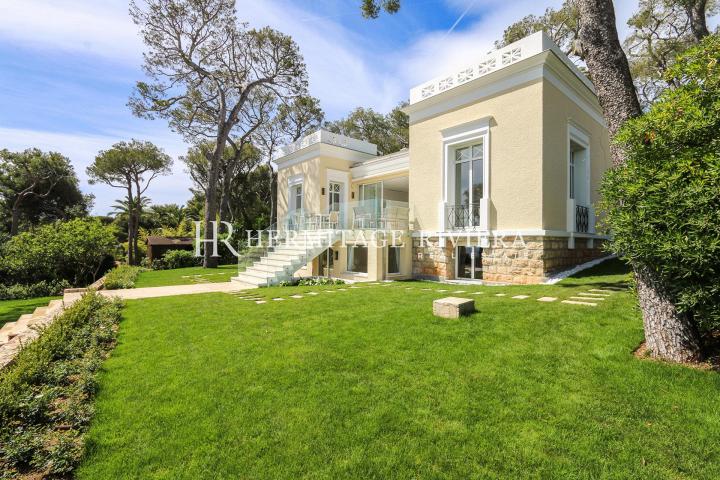 Superb property with sea view (image 30)