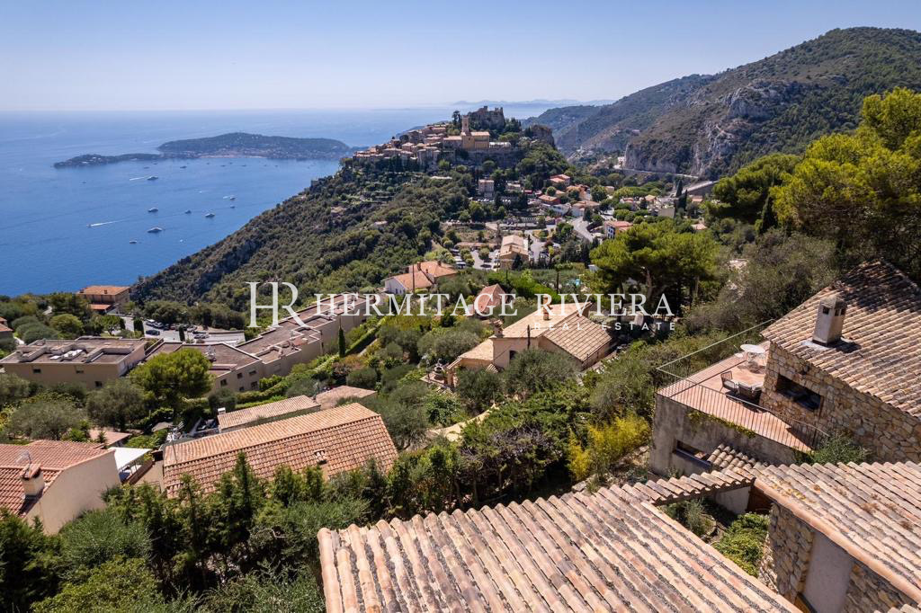 Villa with exceptional views over the medieval village (image 3)