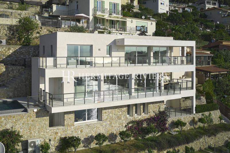 Modern villa close to Monaco