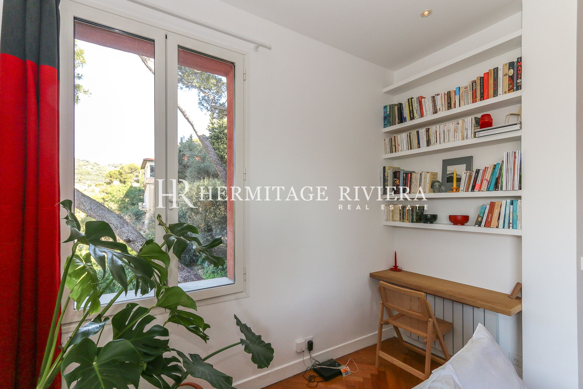 Two bedroom apartment - Roof terrace - View sea and port (image 9)