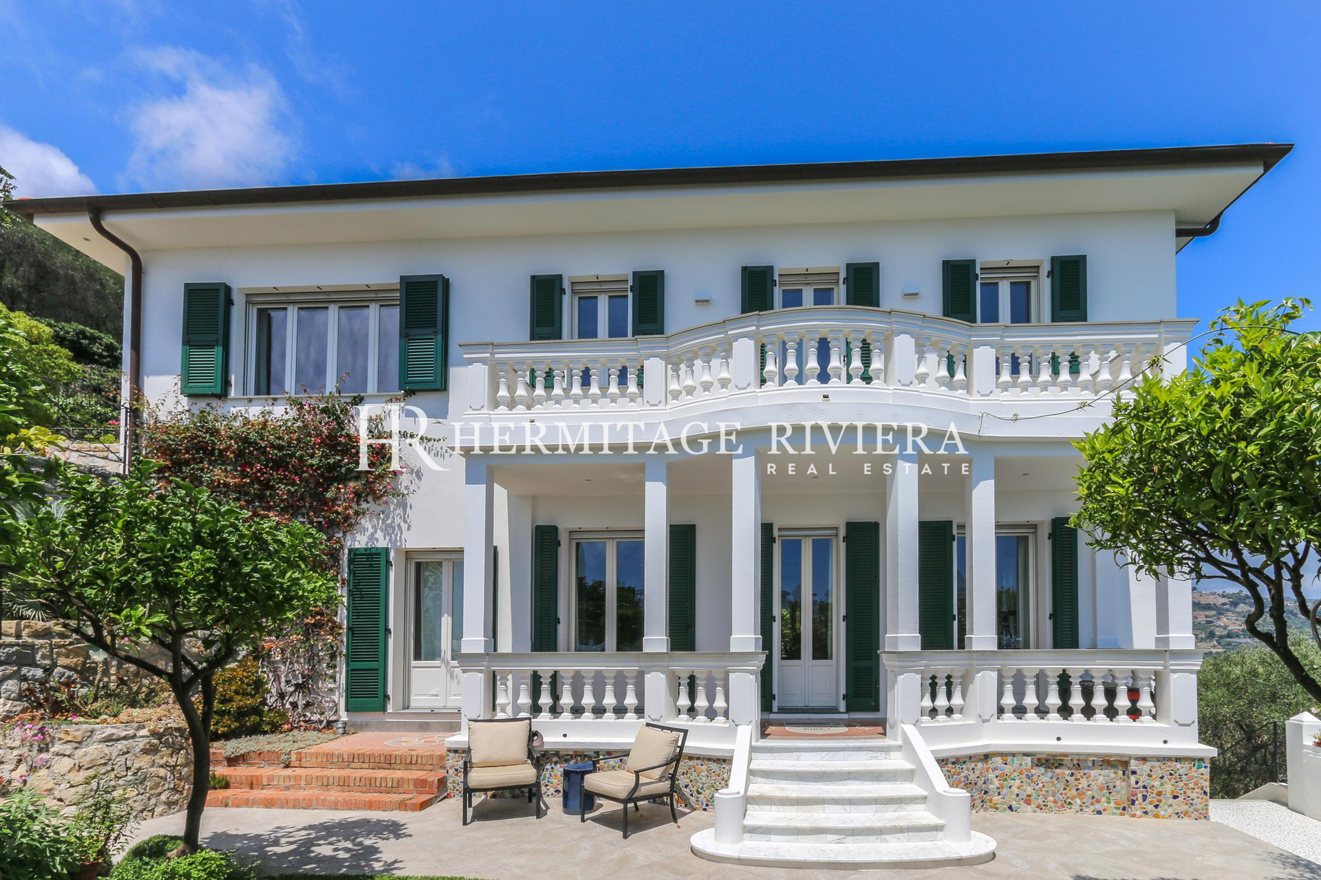 Immaculate villa with sea views along the Ligurian coast (image 2)