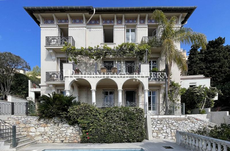 Буржуазный дом с видом на море около Монако