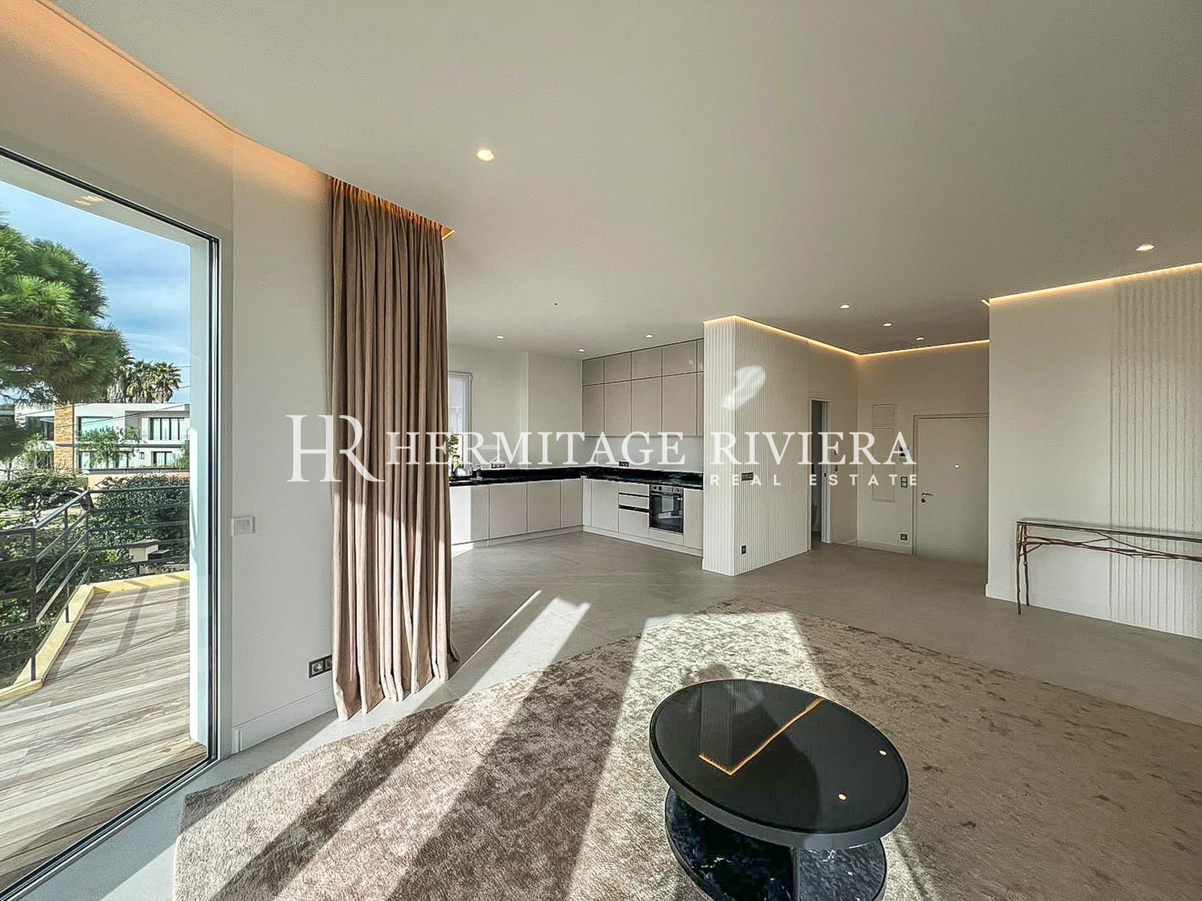 Splendid renovated apartment with panoramic sea view (image 7)