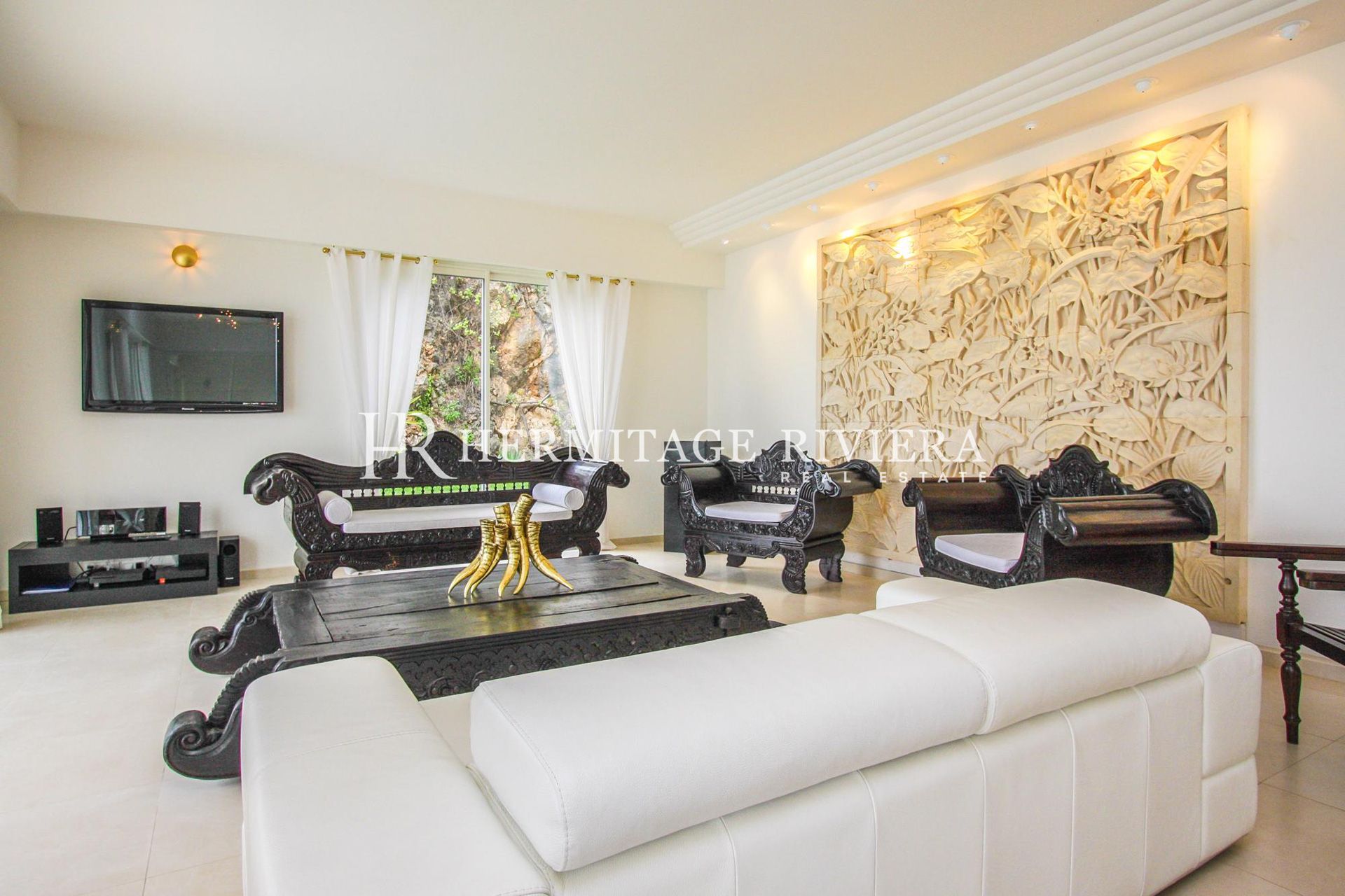 Villa moderna - Proprietà chiusa - Vista mare (immagine 3)