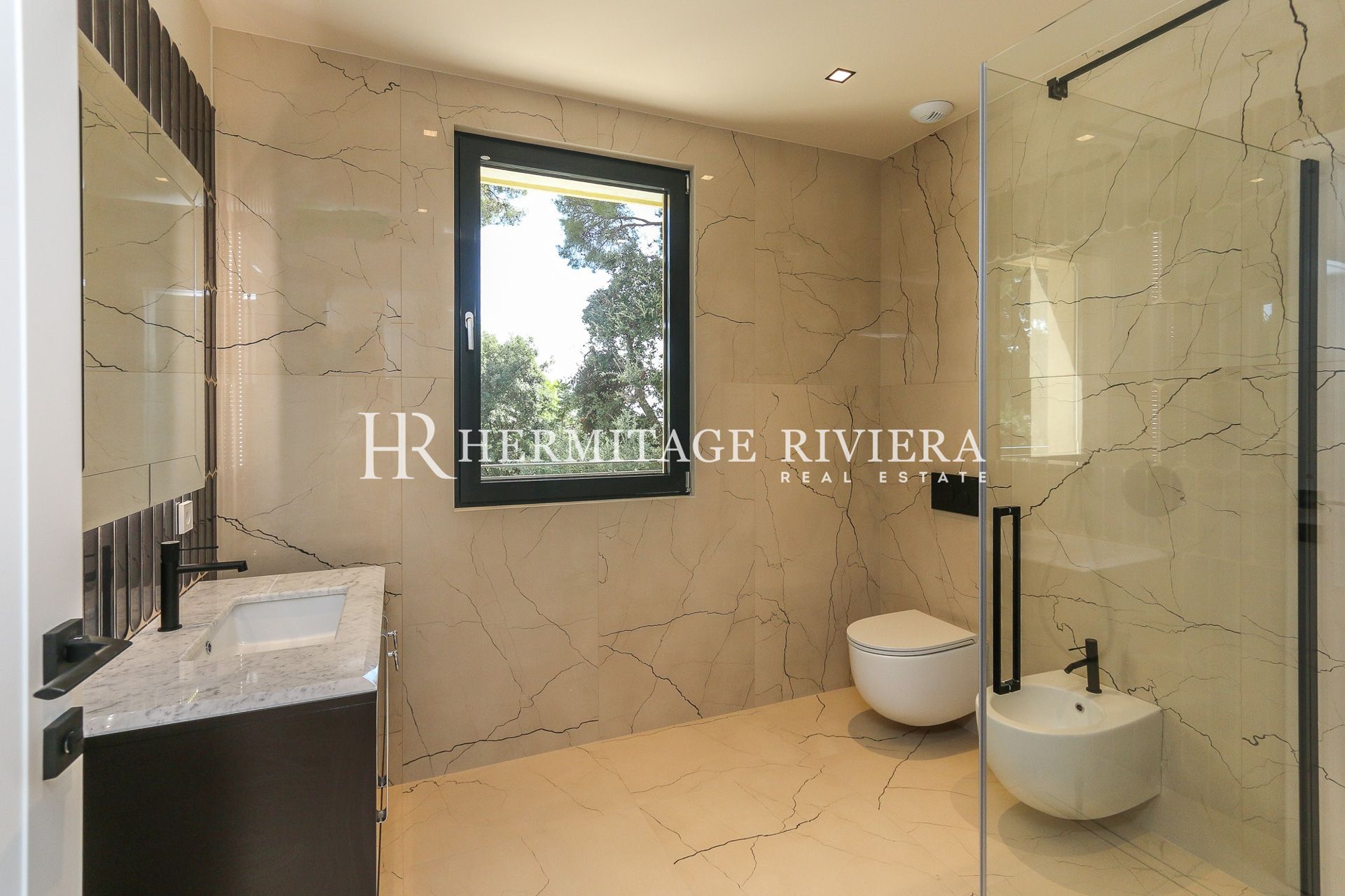 Renovert villa - Basseng - Hage - Havutsikt (bilde 18)