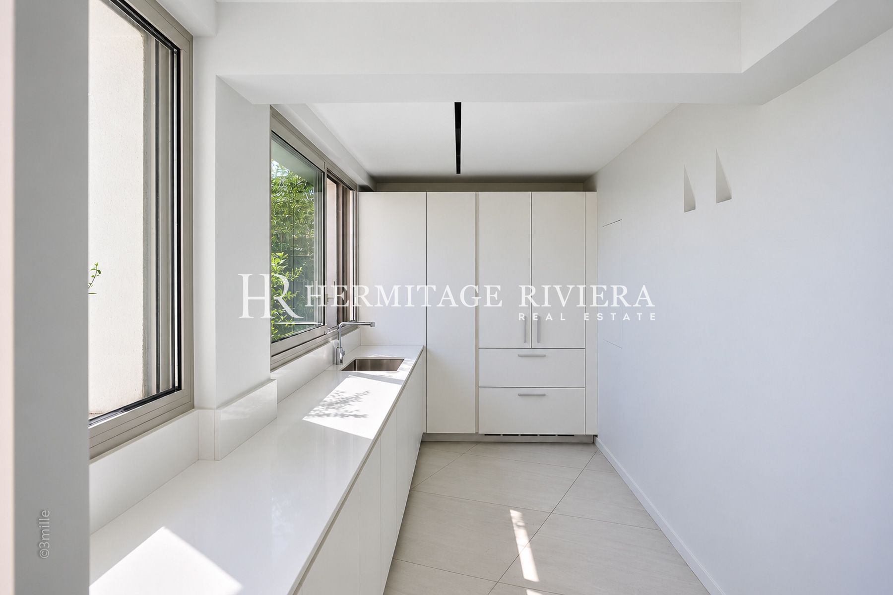 Villa in Villefranche-sur-Mer Modern property - Overlooking the Bay of Villefranche - Pool  (image 19)