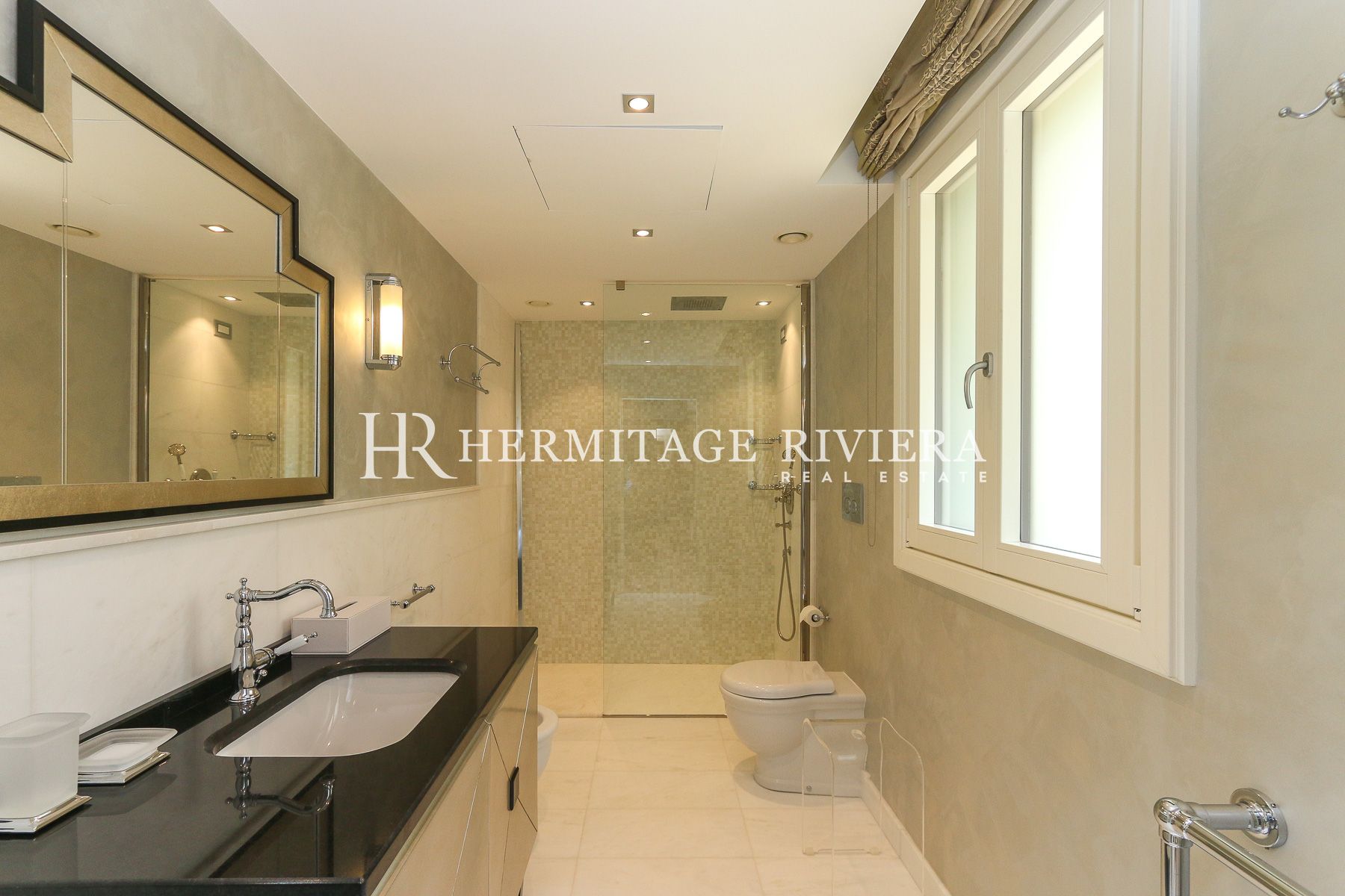 Property of two modern villas - Sea views - Pool (image 24)