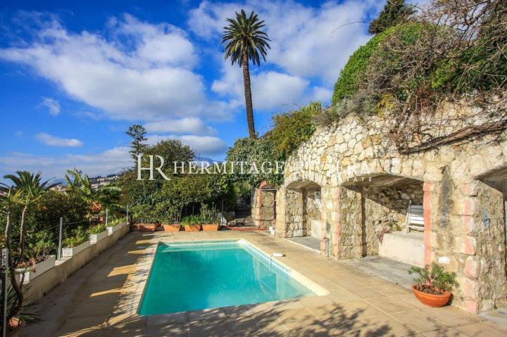 Exceptional property with panoramic views near beaches (image 5)