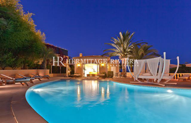 Property with a magnificent view over Bay of Cannes (image 4)