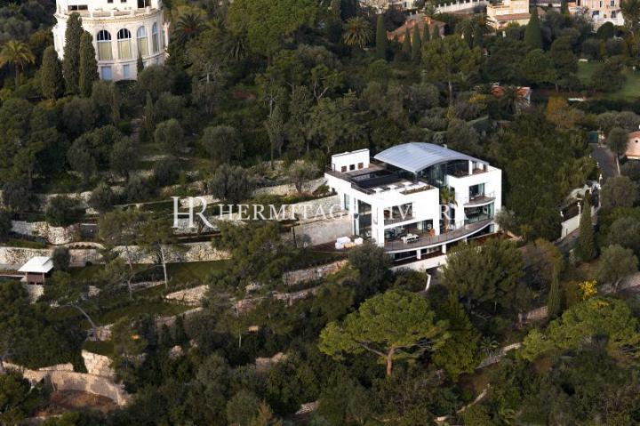 The Finest Villa to Hire in Cap Ferrat (image 14)