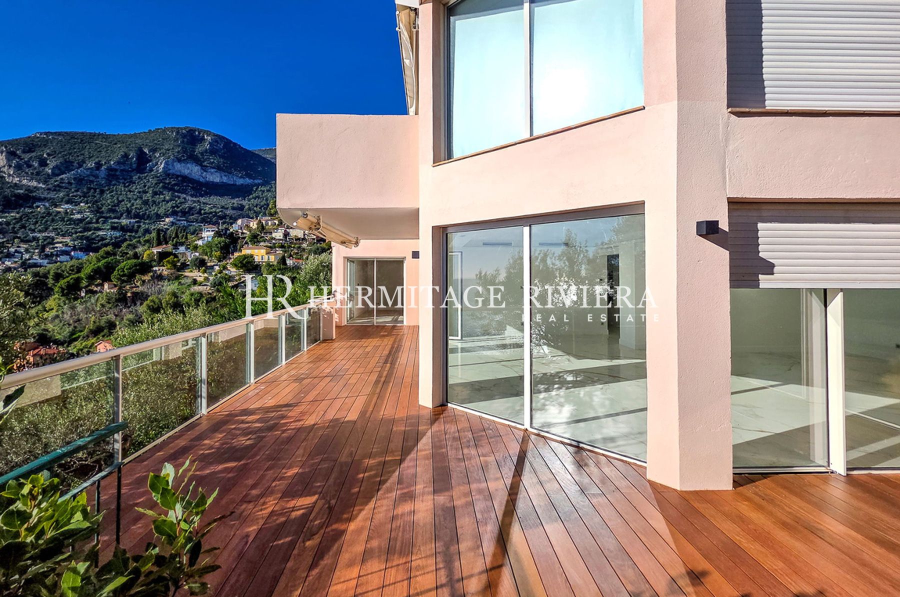Apartamento en Roquebrune-Cap-Martín Apartamento reformado de 3 dormitorios con vistas a Mónaco y terraza. (imagen 2)