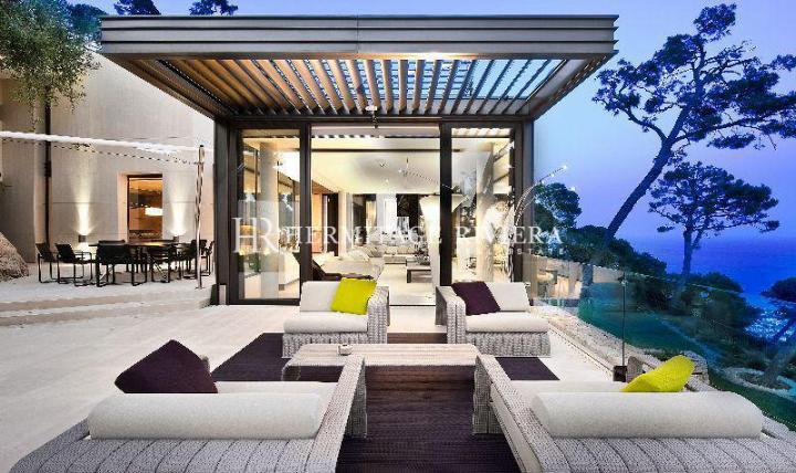 Luxurious modern villa in exclusive private domain (image 5)