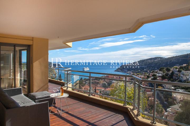 Spacious apartment with panoramic views (image 14)