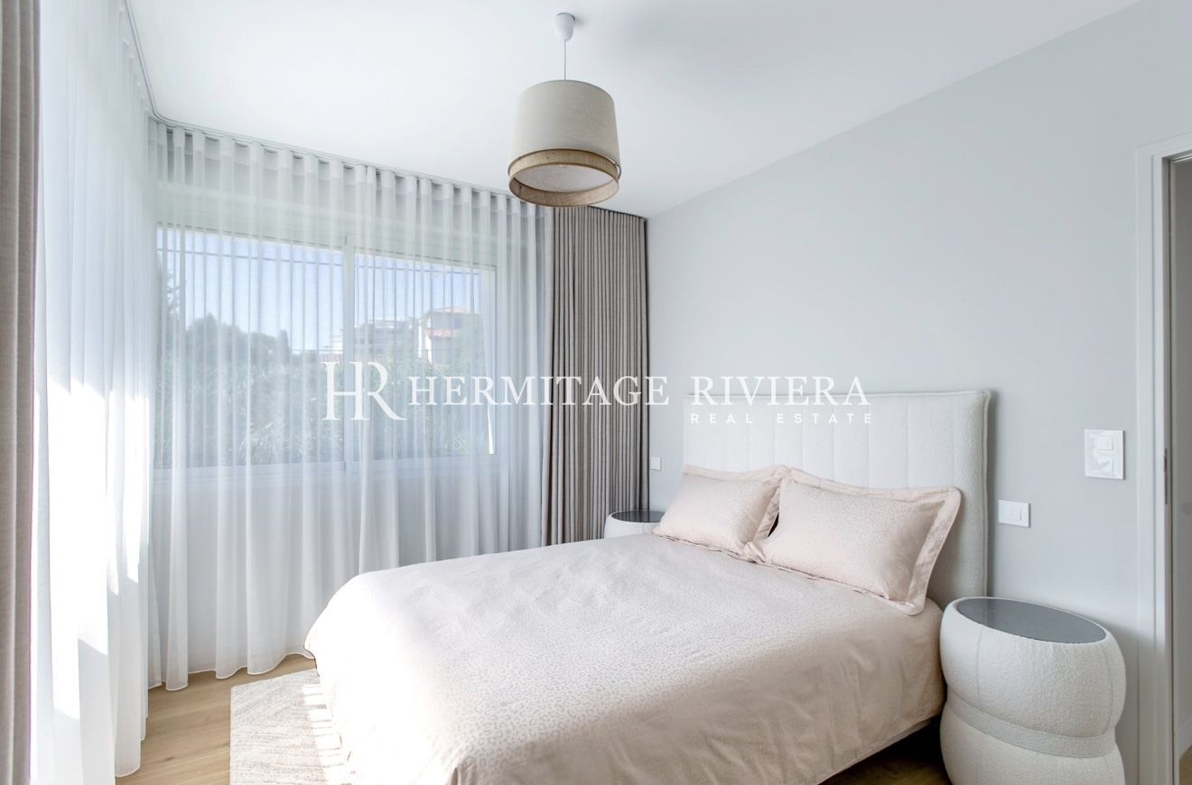 Contemporary Villa – Sea View – Pool – Close to Beach and Shops (image 8)