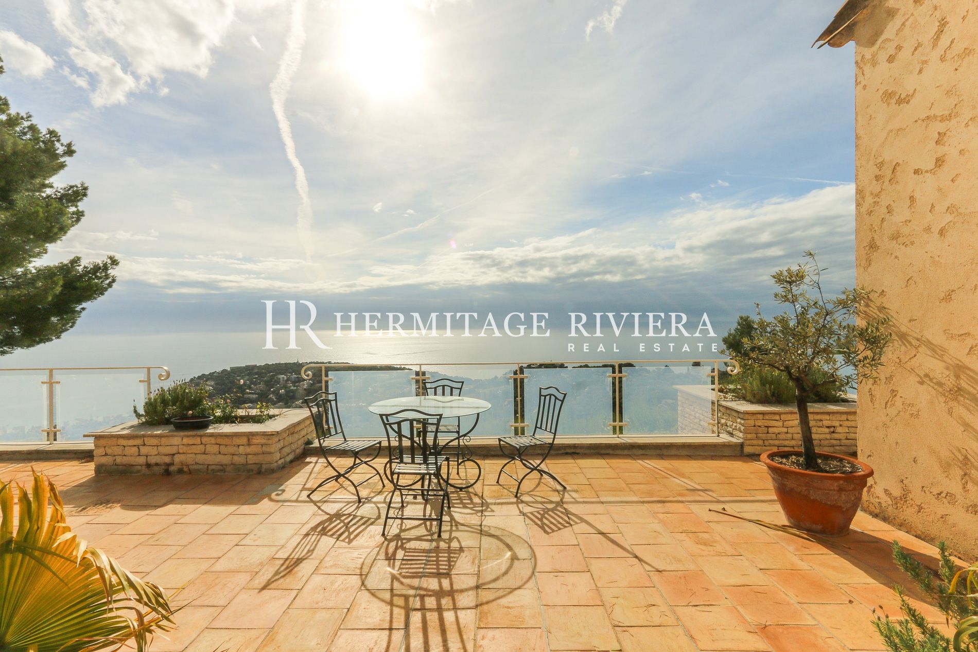 Villa provenzal con vistas panorámicas al mar, cerca de Mónaco (imagen 10)