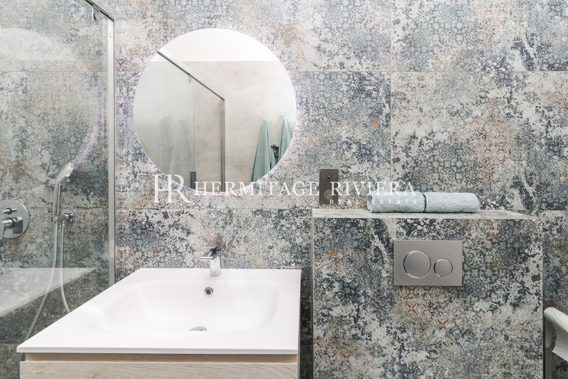 2 bedroom apartment - Renovated - Cours Saleya  (image 16)