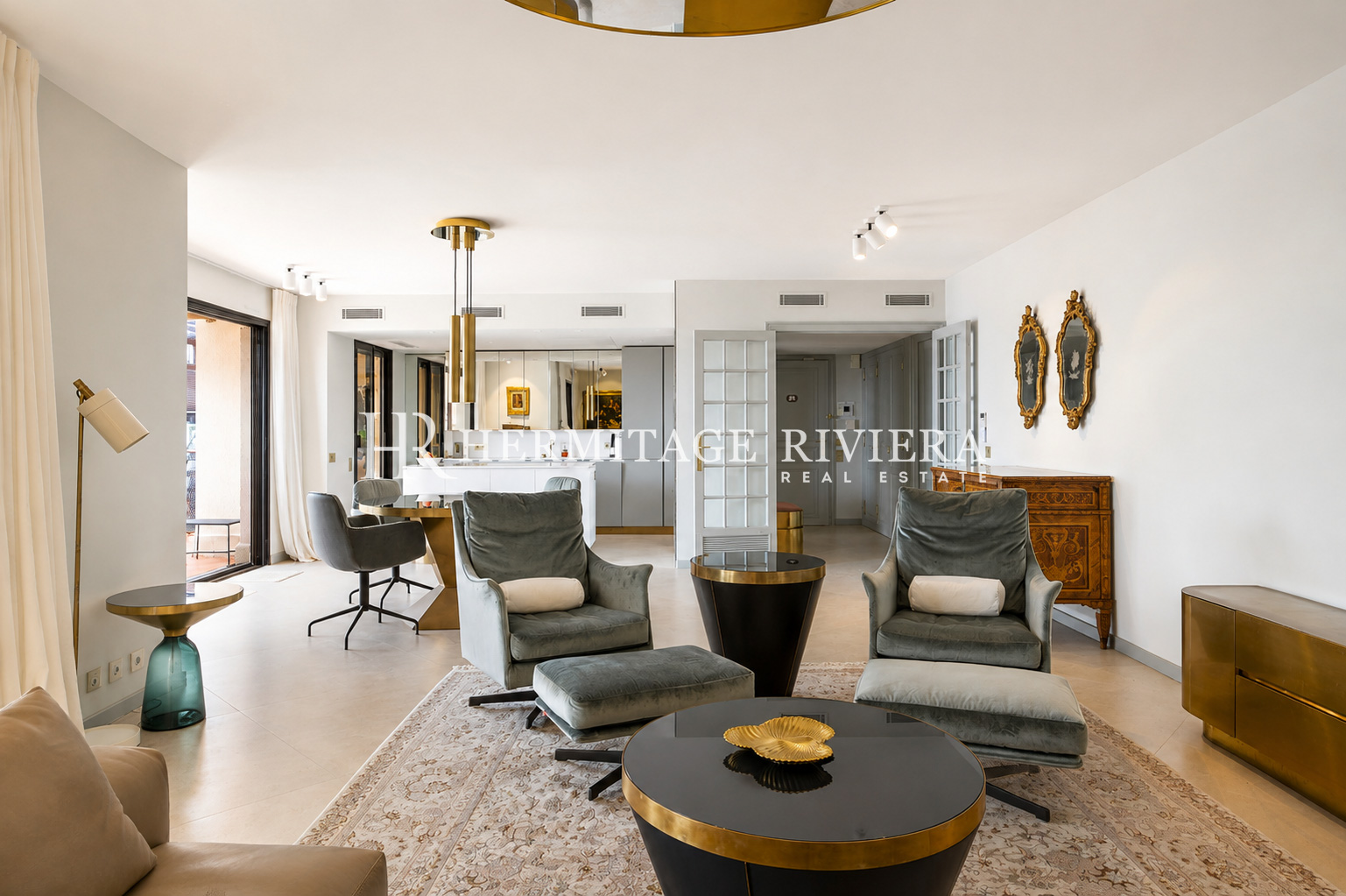 Salon 2 d'un penthouse à vendre à Cap-d'Ail
