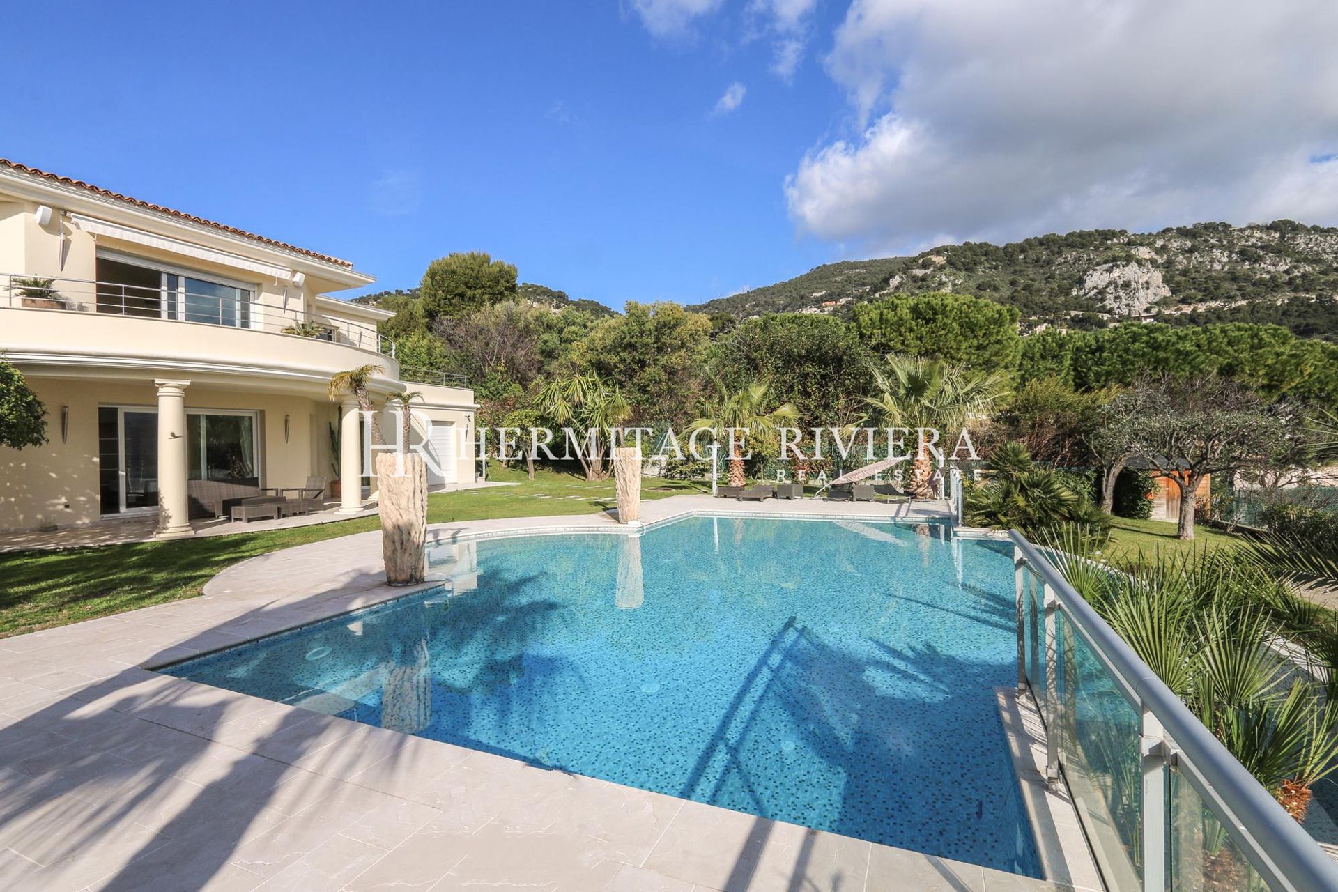 Villa i californisk stil - Pool - Havudsigt - Tæt på strand  (billede 11)