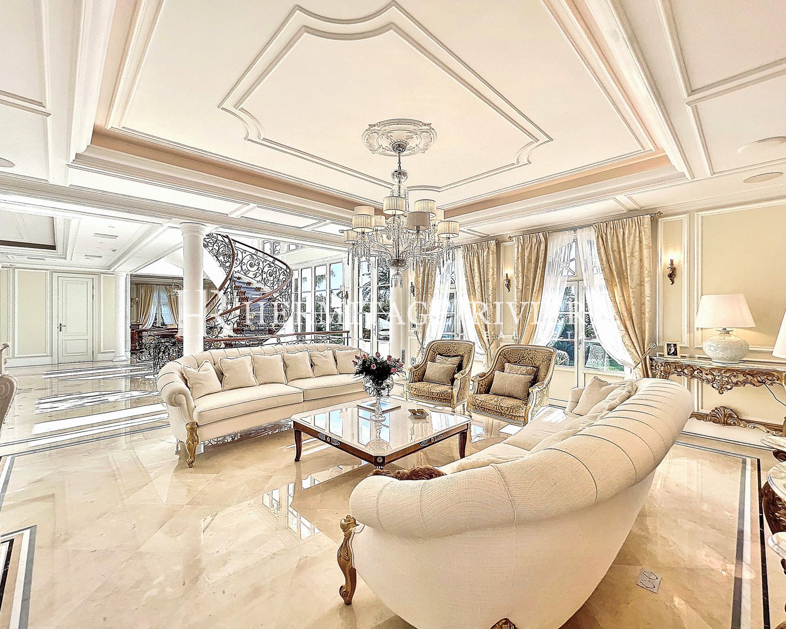 Magnificent Palace - Sea view - Tennis court - Pool (image 10)