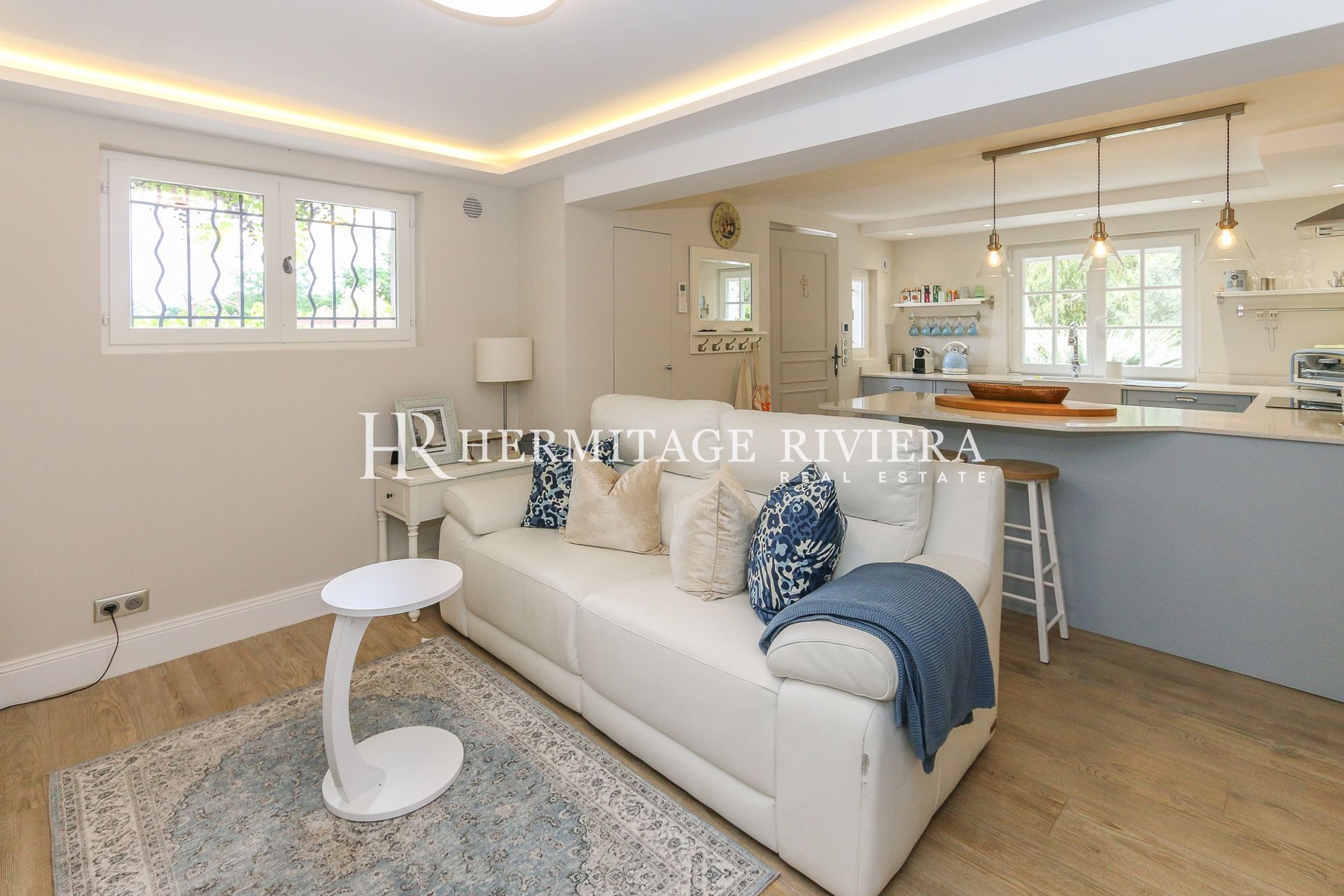 Villa ristrutturata - Vista sul paese - Piscina (immagine 25)