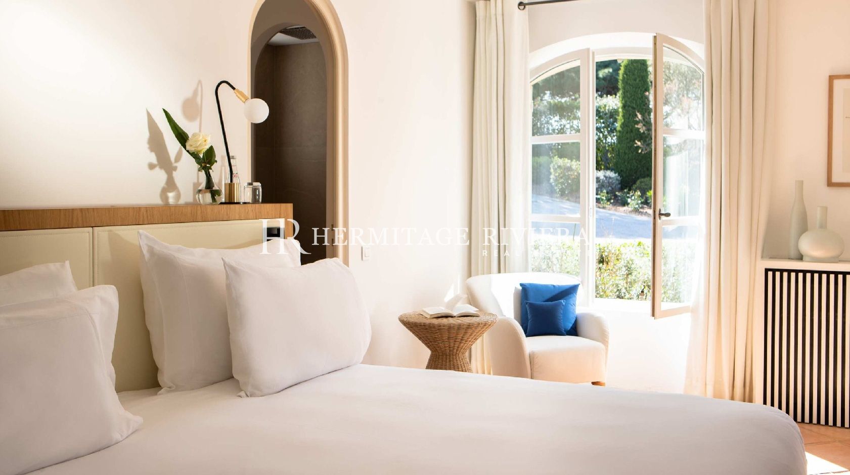 Villa mit Pool und Meerblick in geschlossener Wohnanlage (bild 10)