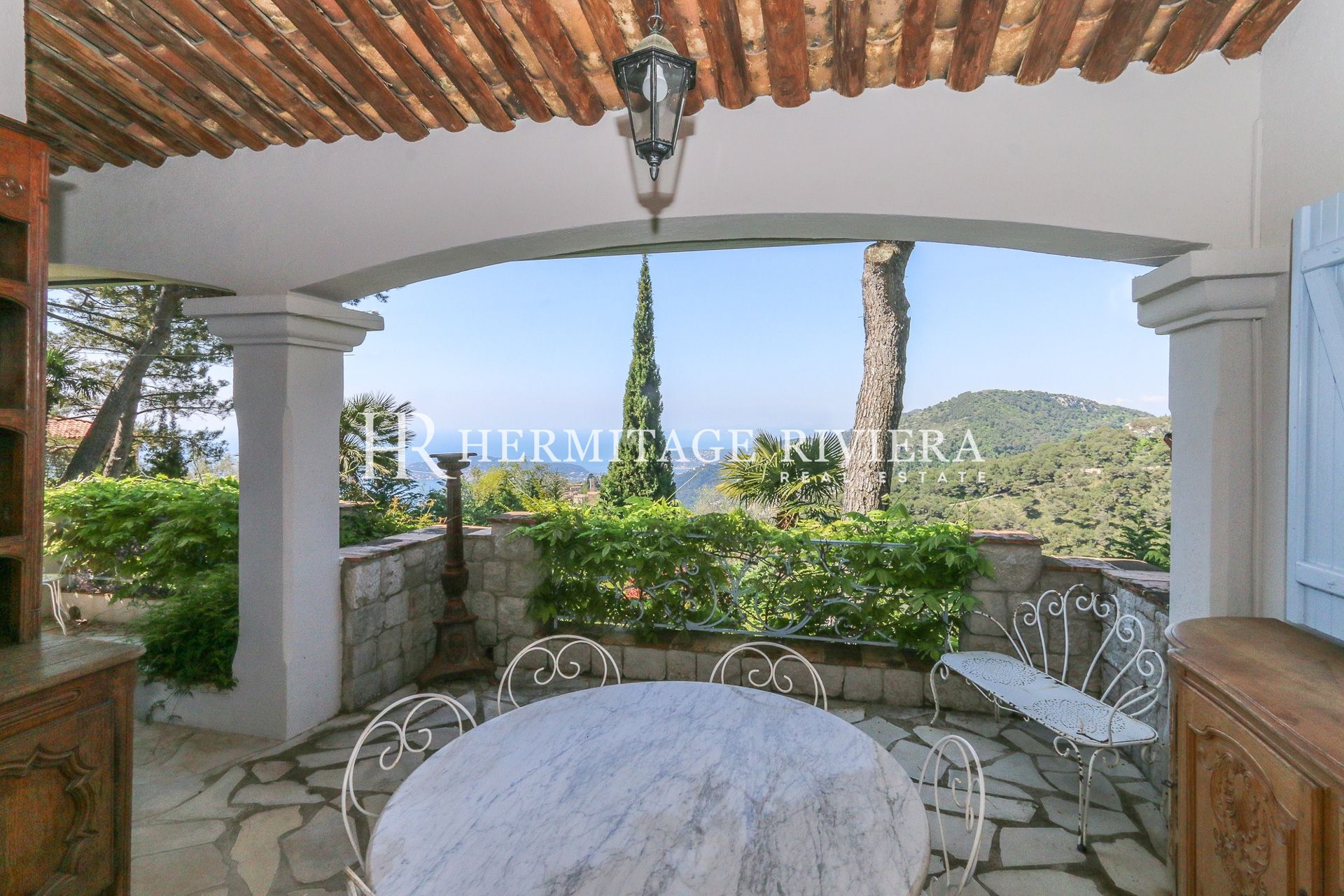 Villa ristrutturata - Vista sul paese - Piscina (immagine 5)