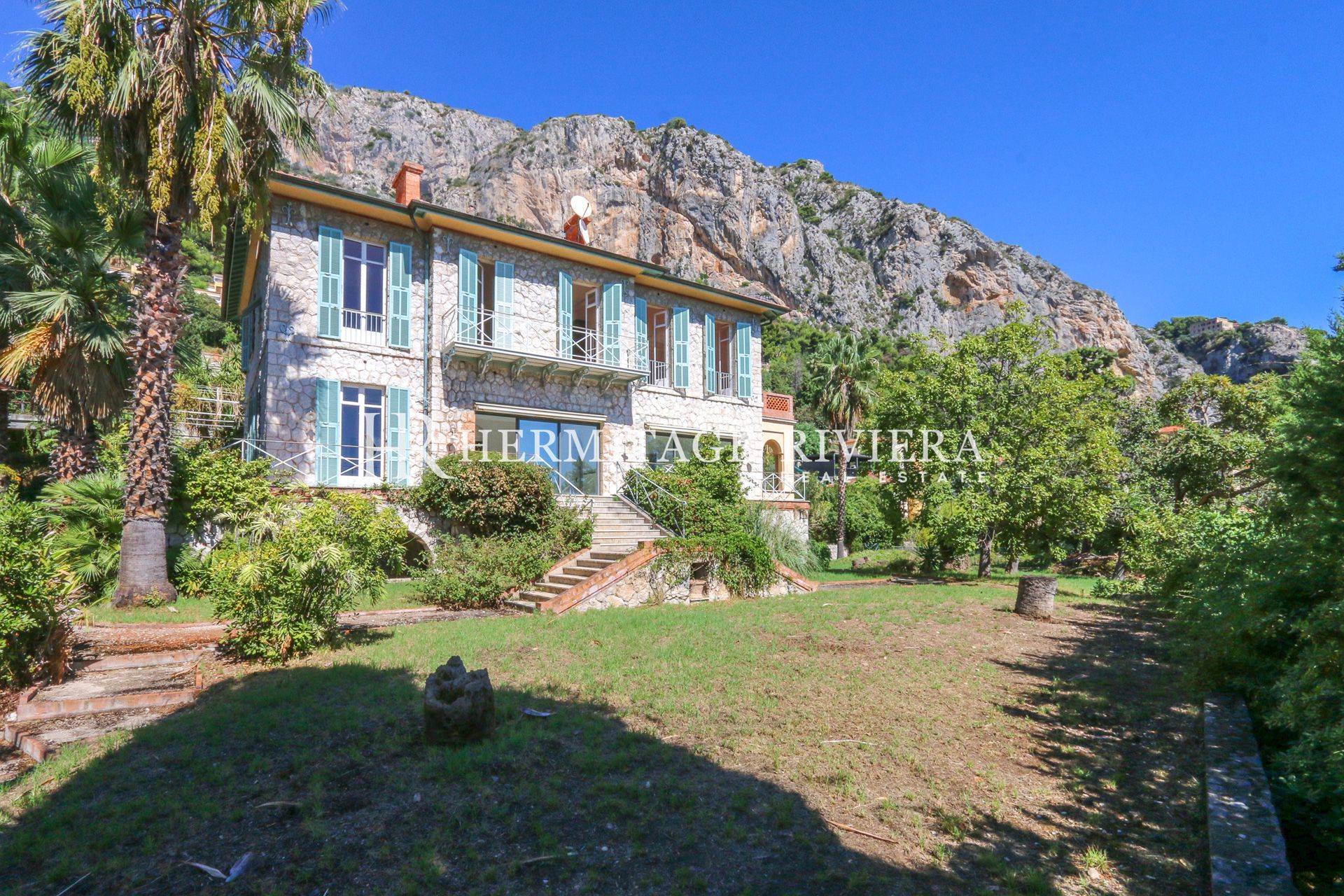Elegant 19th century stone mansion with sea view (image 6)