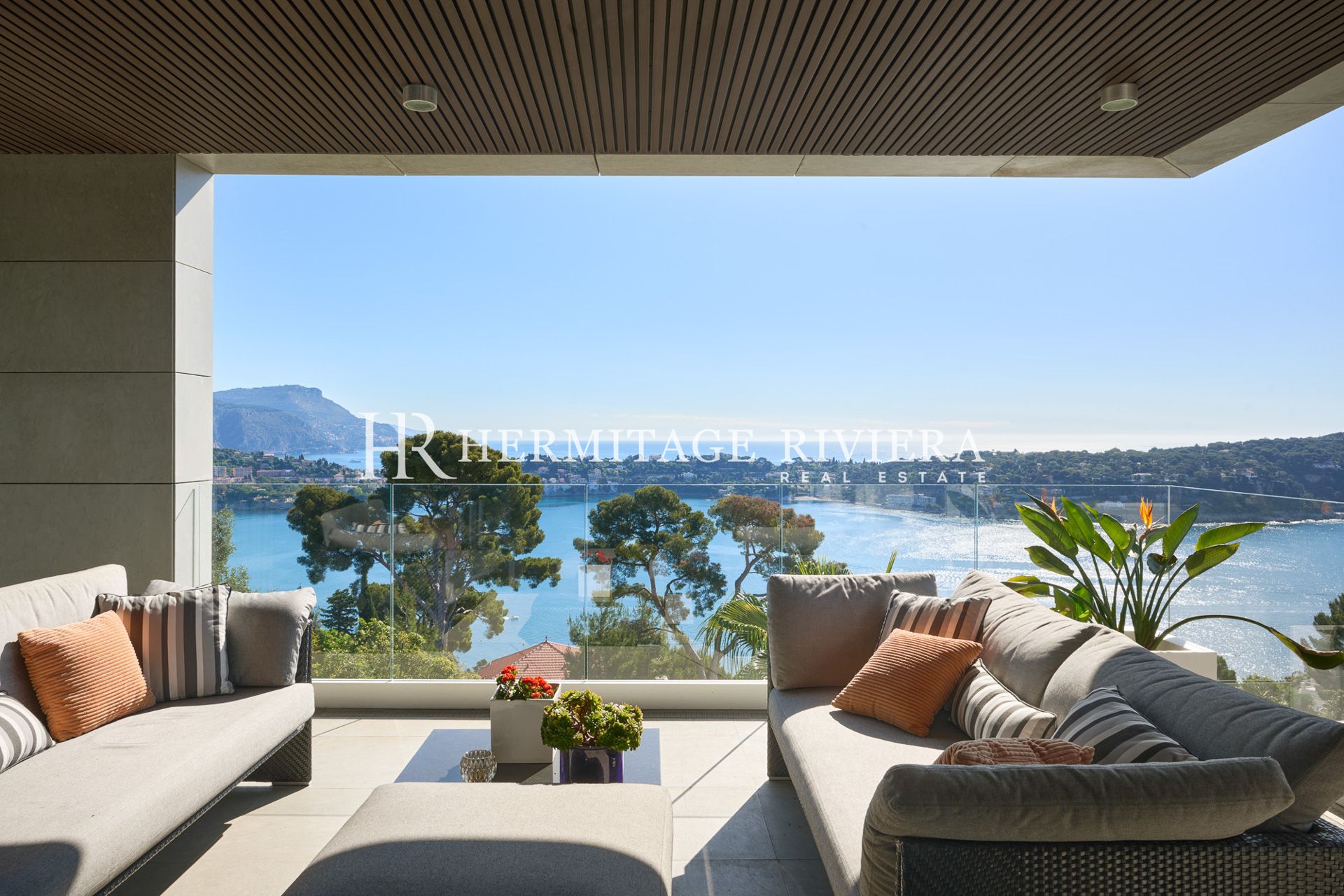 Exceptional contemporary villa panoramic views over the bay of Villefranche (image 1)