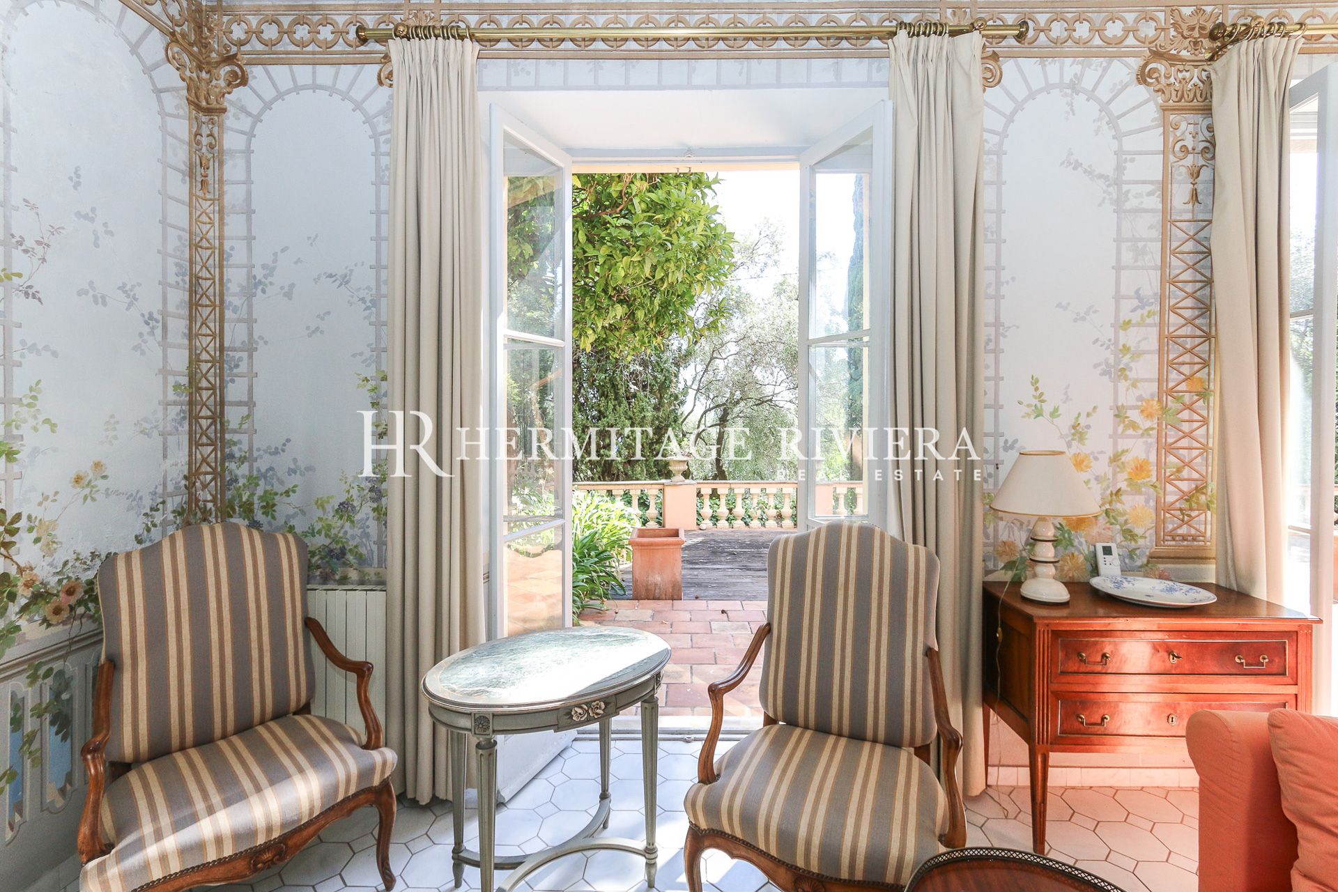Affascinante villa di inizio secolo con foresteria e giardino botanico (immagine 10)