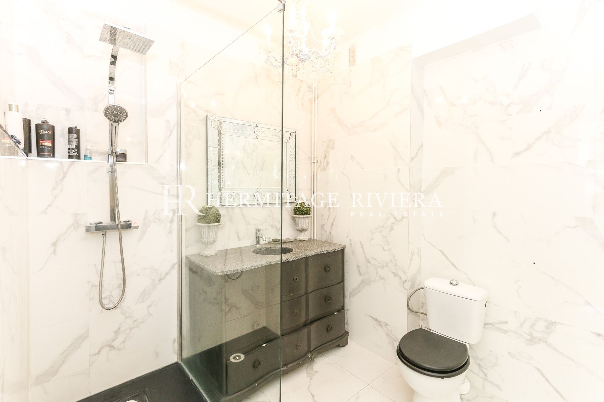 令人惊艳的翻新公寓,坐拥海景 (图片 20)