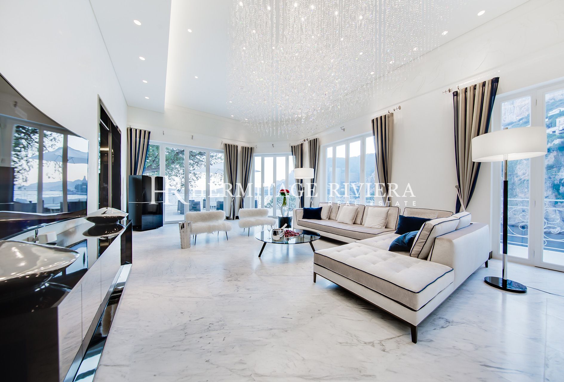 Lavish waterfront property (image 5)